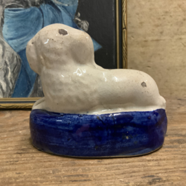 Antiek hondenbeeldje