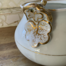 Oude chocoladepot