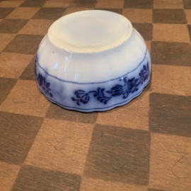 Klein schaaltje met “ zwiebelmuster” motief