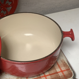 Een pan van LE CREUSET