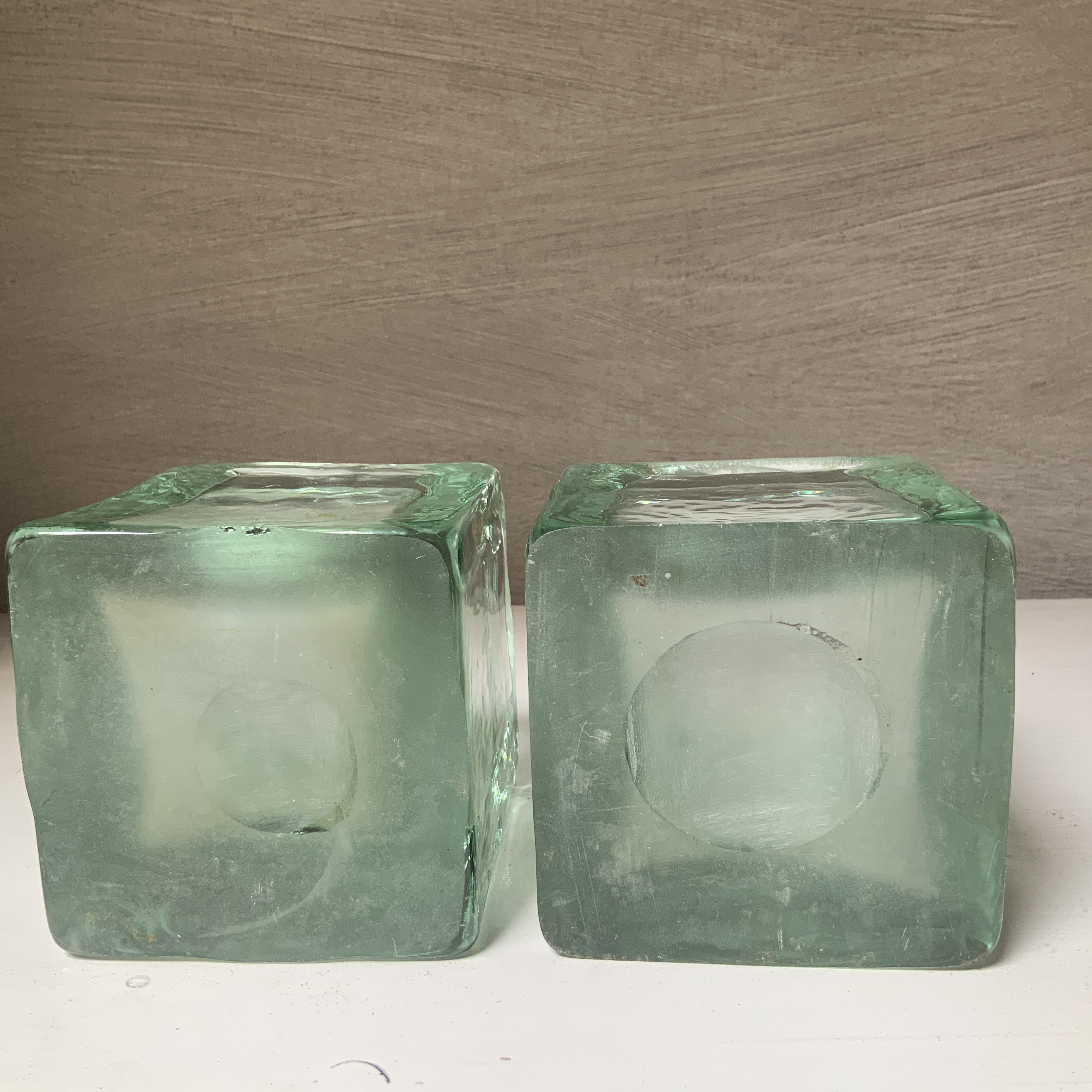 Een set van 2 “ ice cubes”