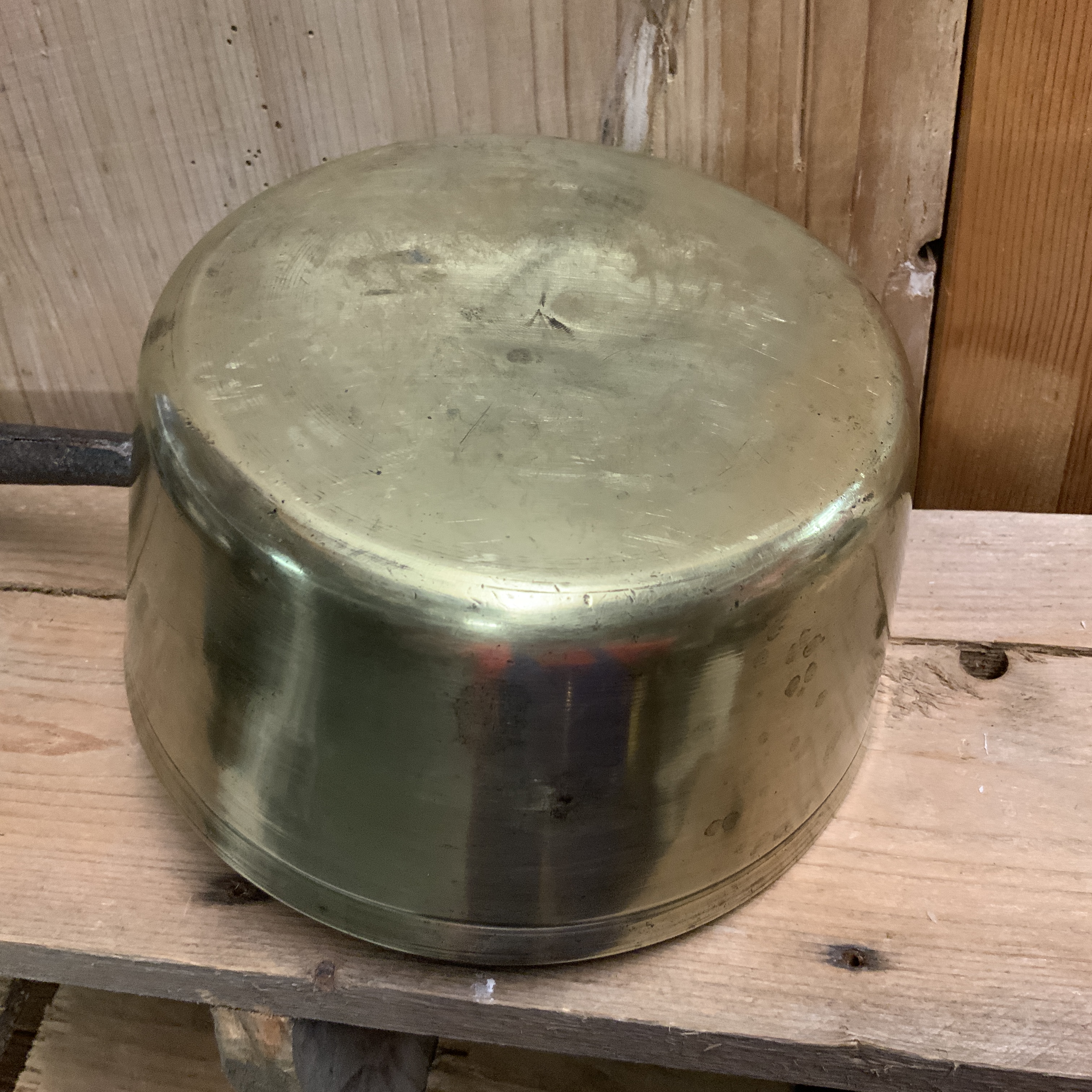 Koperen pannetje met metalen steel