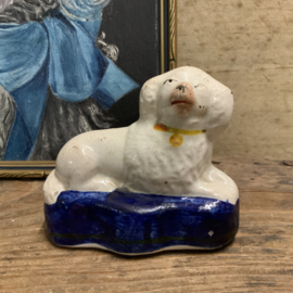 Antiek hondenbeeldje