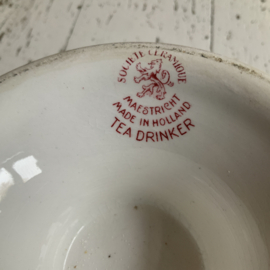 Kastkom Petrus Regout decor  “ tea drinker”