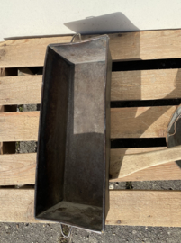 Metalen bakblik met ophangoog.