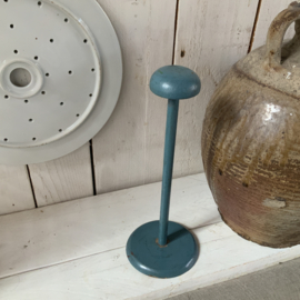 Licht blauwe hoedenstandaard