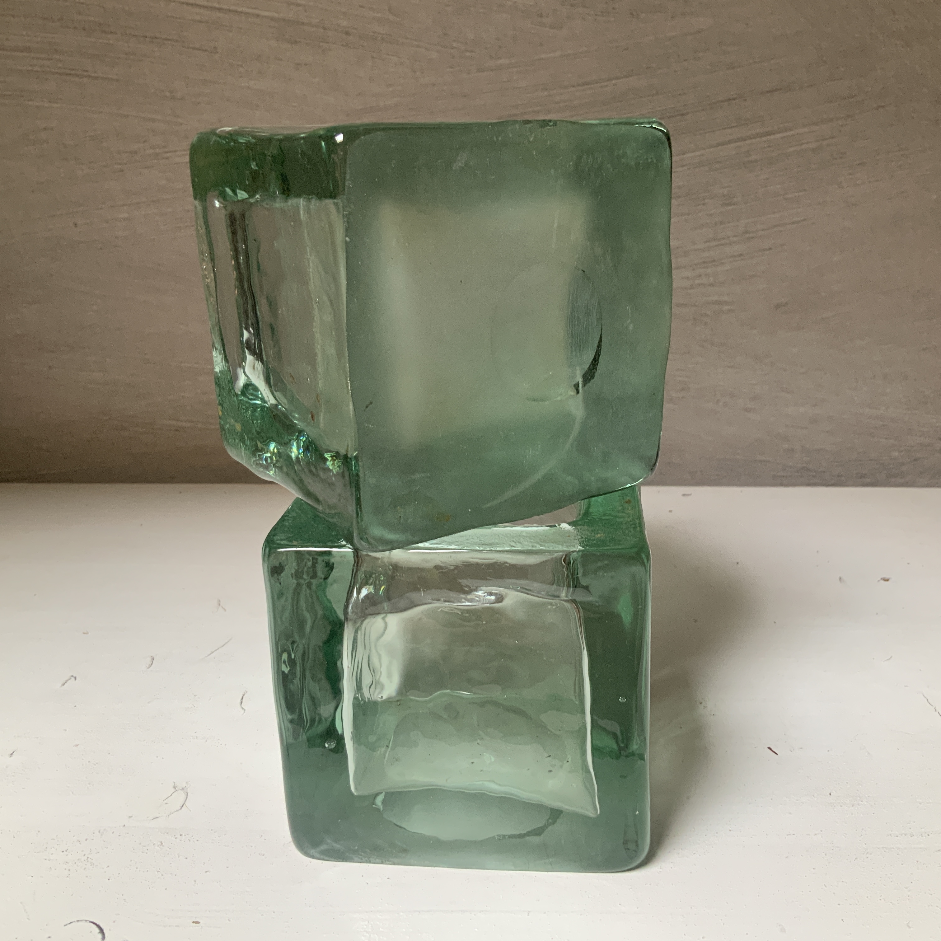 Een set van 2 “ ice cubes”
