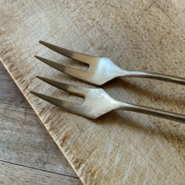 Set van 2 serveervorken. Messing met houten heft.