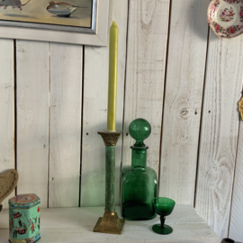 Vintage fles met stop van groen glas