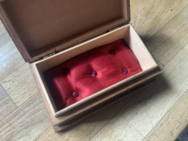 Souvenir doosje van hout uit Bern