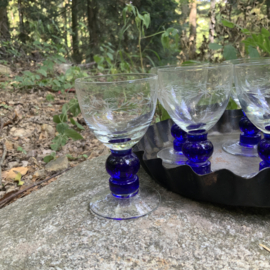 Set van 6 antieke aperitief glaasjes.