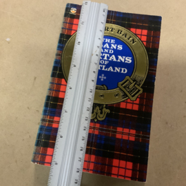 Pocket boek THE CLANS AND TARTANS OF SCOTLAND