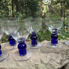 Set van 6 antieke aperitief glaasjes.