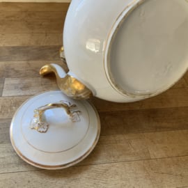 Oude chocoladepot