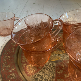 Set van 6 kleine mokjes / kopjes van roze persglas
