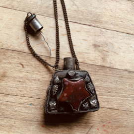 Vintage parfum hanger