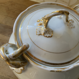 Oude chocoladepot