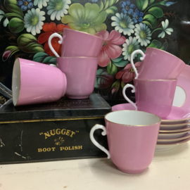 Set antieke kop en schotels, porselein