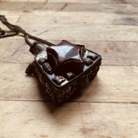 Vintage parfum hanger