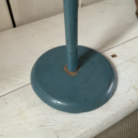 Licht blauwe hoedenstandaard