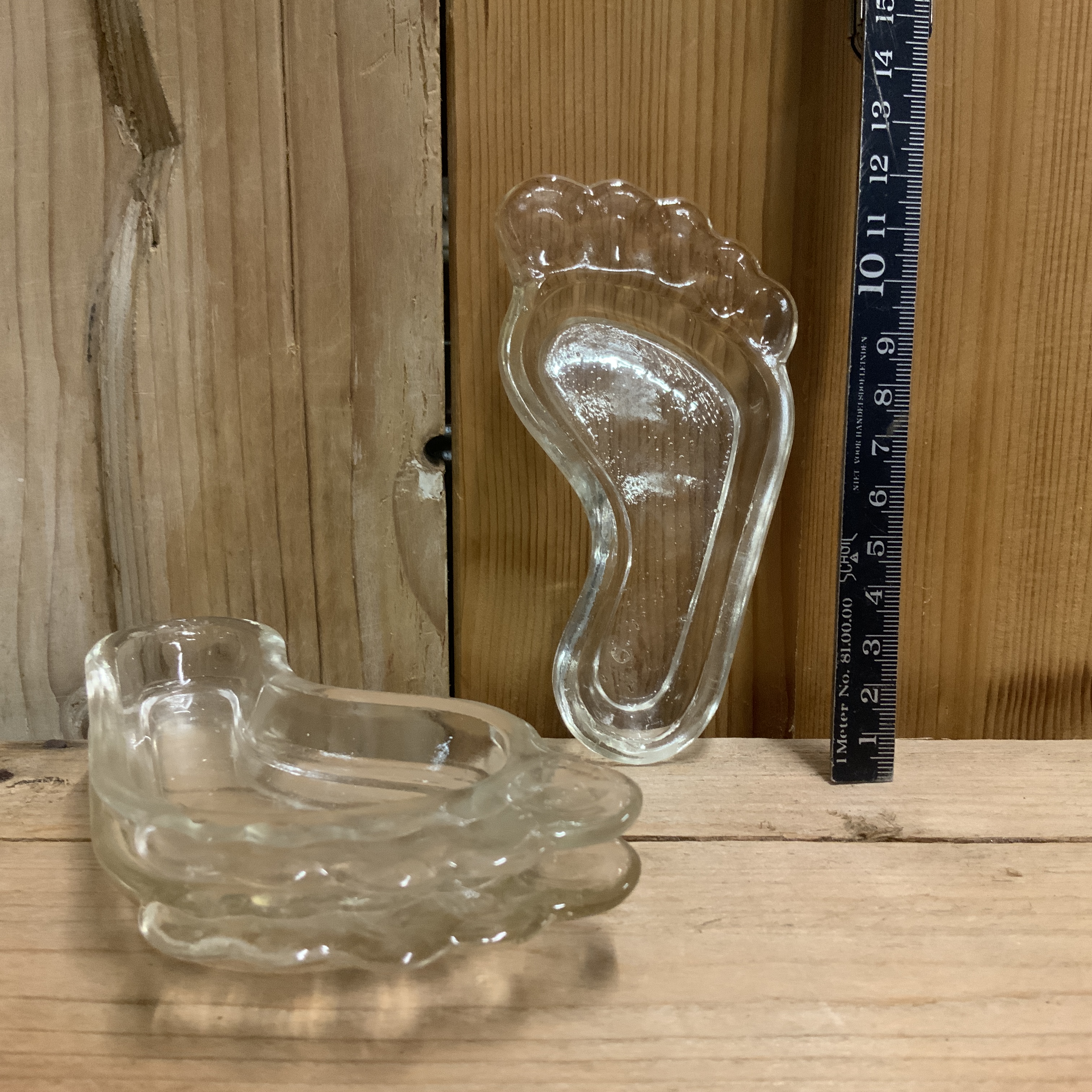Set van 3 glazen voetjes