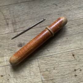 Antieke houten naalden koker