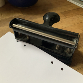 Oude 4-gats perforator