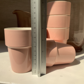 Set roze bekers