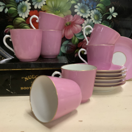 Set antieke kop en schotels, porselein