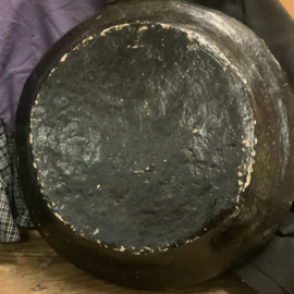 Oude papier-maché schaal