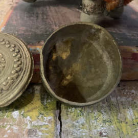 Rond vintage doosje.