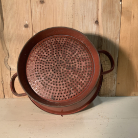 Brocante vergiet, bruin /grijs geëmailleerd.