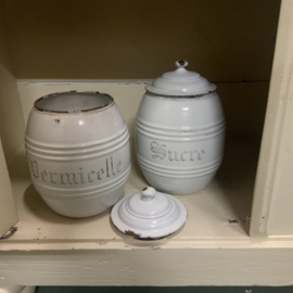 Set geëmailleerde voorraadpotten