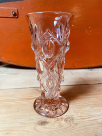 Vaasje van roze persglas