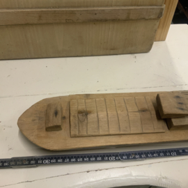 Houten bootje, volkskunst