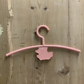 Set van 4 Vintage kinderkleding hangers ( set 2)
