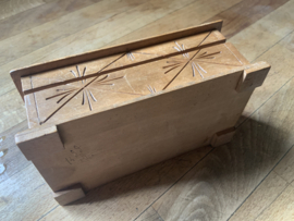 Souvenir doosje van hout uit Bern