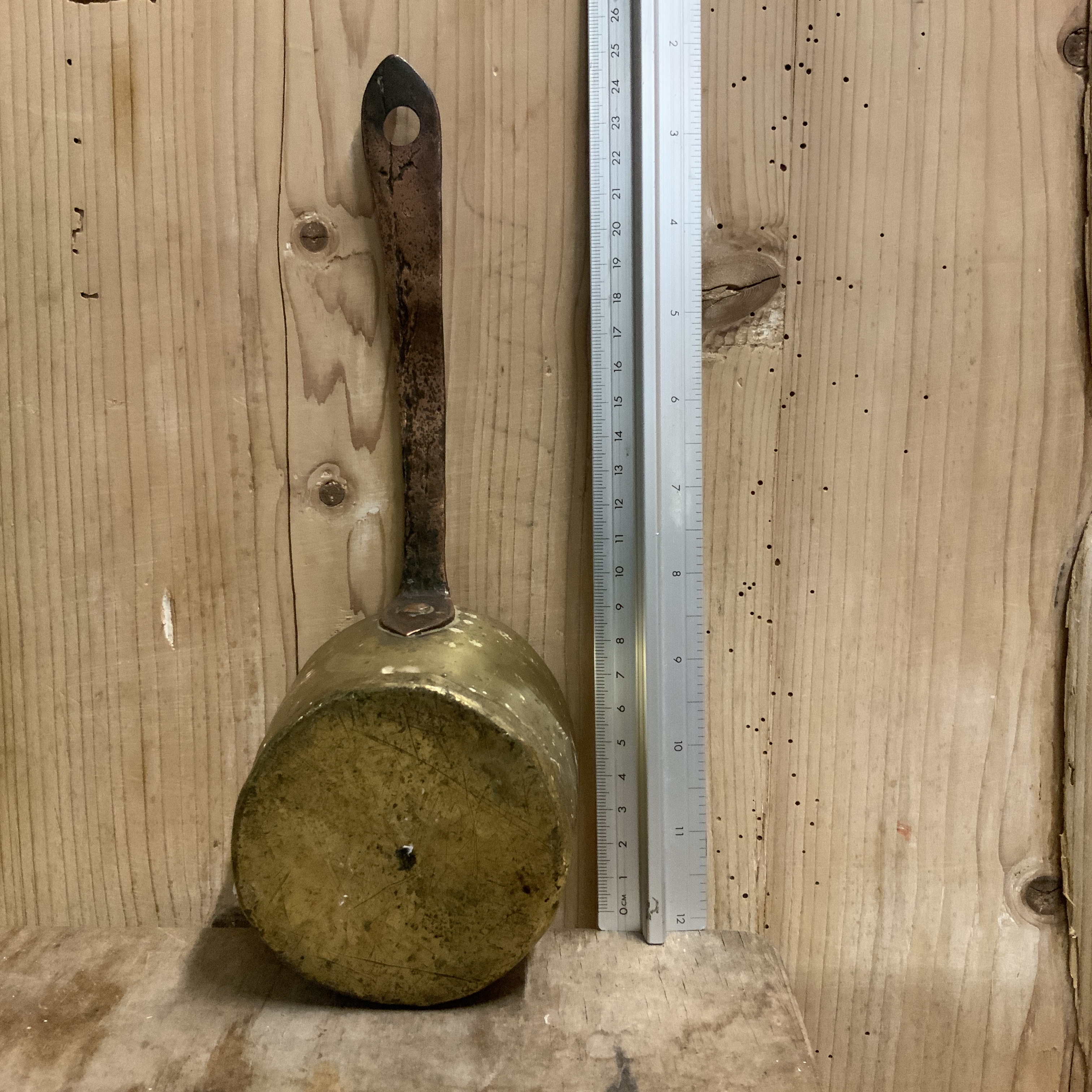 Antiek koperen steelpannetje