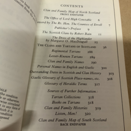 Pocket boek THE CLANS AND TARTANS OF SCOTLAND