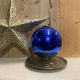 Een ENORME kerstbal