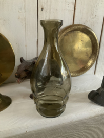 Karafje van rookglas.
