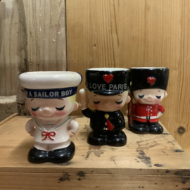 Een set van 3 vintage eierdopjes
