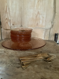 Gebaksset van roze persglas