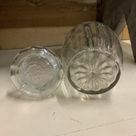 Klein oud voorraadpotje van glas