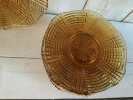 Gebaksbordjes, amber kleurig