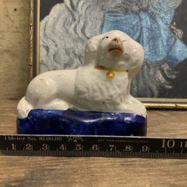 Antiek hondenbeeldje
