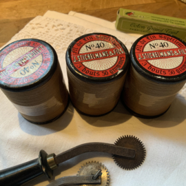 Beige bruinig garen. J.STICHELMANS ET FILS