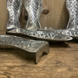 Kleine metalen vissenvormpjes