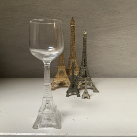 Een “ IJFFELTOREN GLAS”