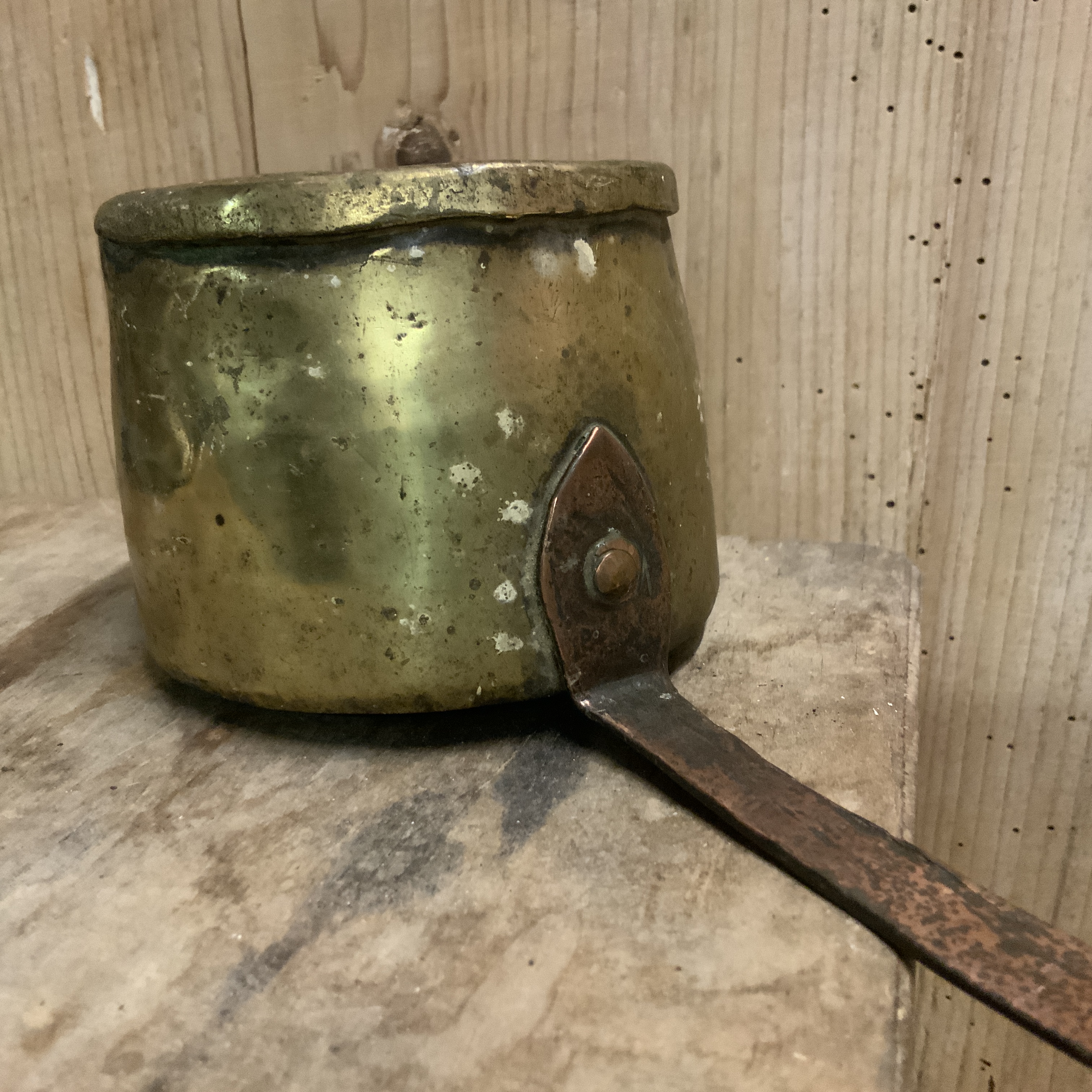 Antiek koperen steelpannetje
